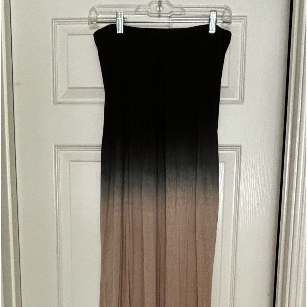 Beautiful, strapless Raviya dress.
